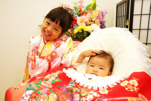 鈴鹿の子供専門写真館スタジオバンビの着物で姉弟写真